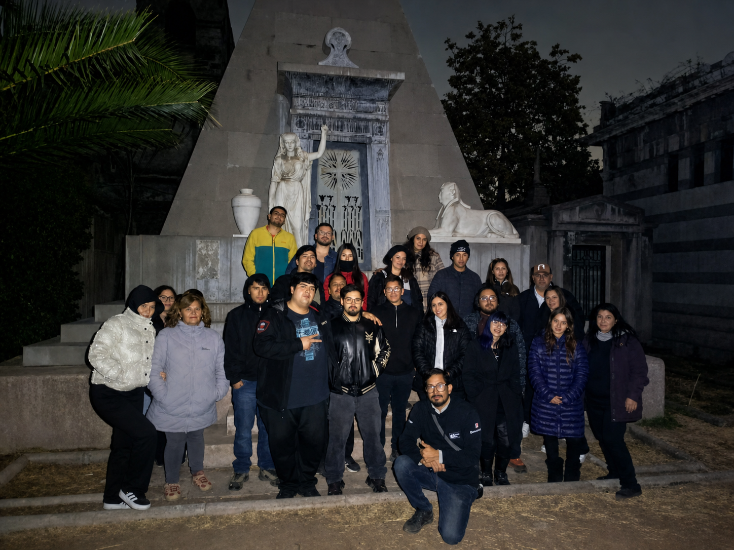 Tour 1821 El Origen en Cementerio General guiado por Edson Valdivia